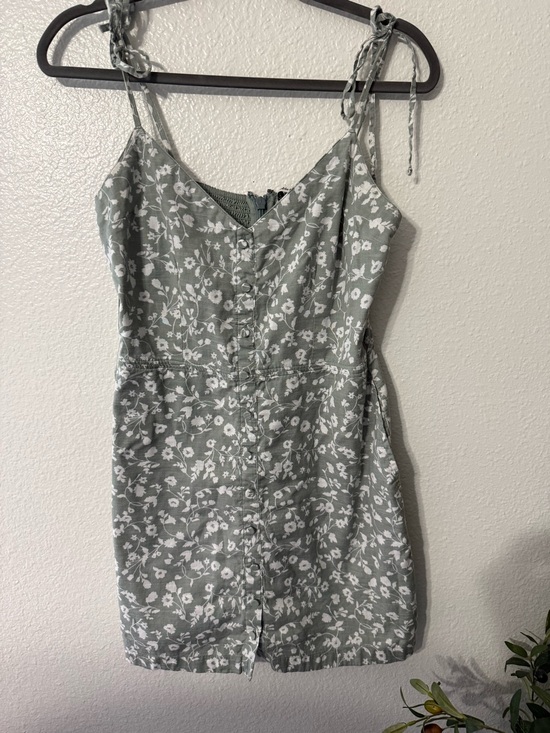 Abercrombie & Fitch Dresses & Skirts - Abercrombie & Fitch Sage Floral Tie Strap Mini Dress Medium